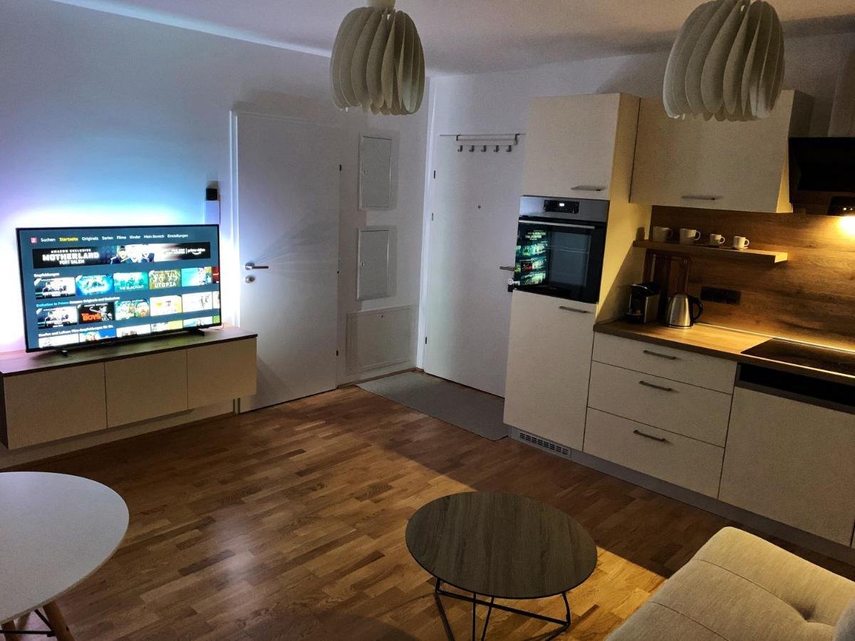 Luma Apartment Near Schoenbrunn With Parking Viena Exterior foto